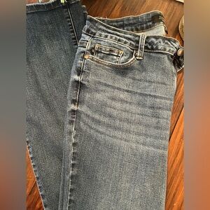 Judy Blue Women's Slim Bootcut Jeans in Mid Blue Wash